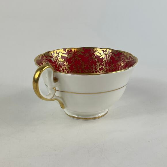 Aynsley England Bone China Teacup Red Gold Floral Interior Scalloped 7840 - Picture 3 of 13